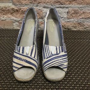 Toms wedges size 10